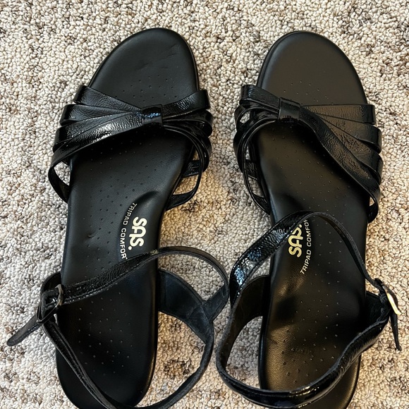 SAS Tripad Comfort Black Patent Sandals - Picture 2 of 5